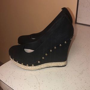 Aldo black wedges